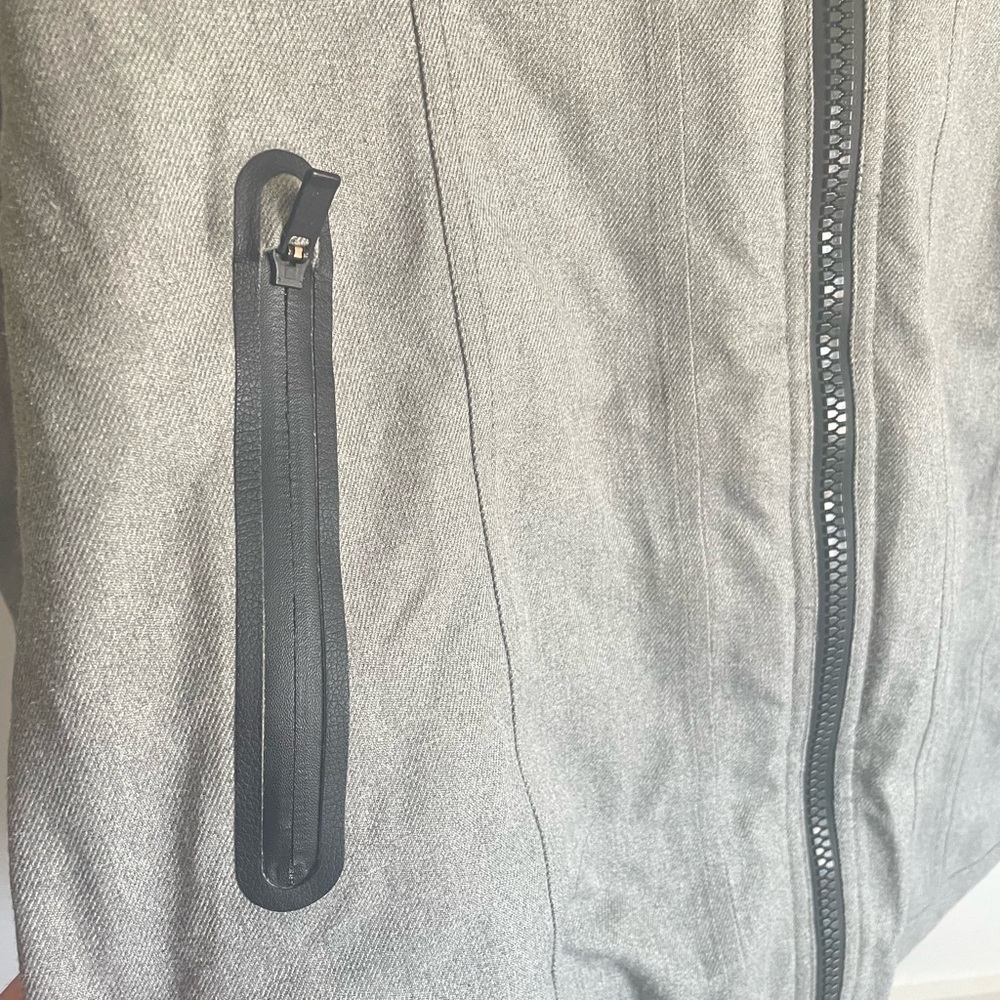 Athleta Cascades Parka Jacket winter coat size small great condition Grey - Picture 3 of 13